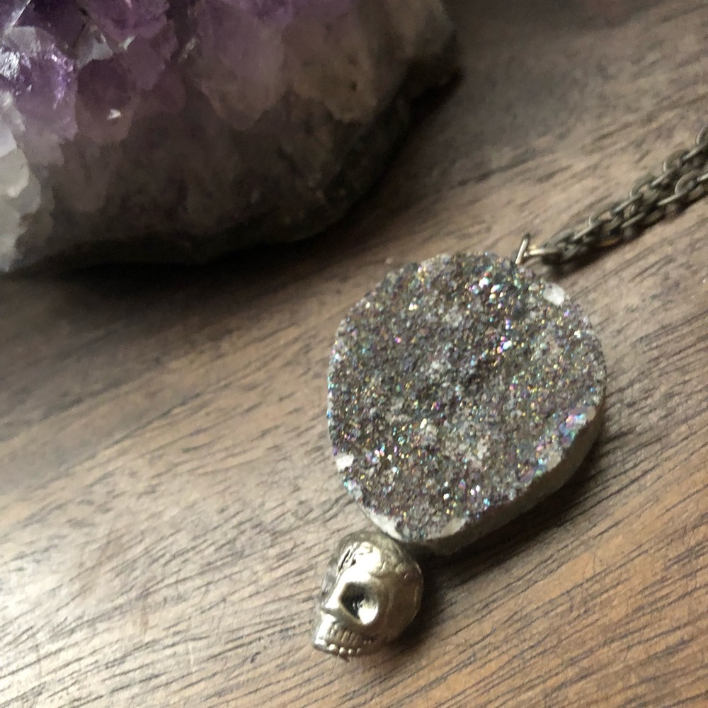 Purple silver stone skull necklace! - Picture 1 of 2